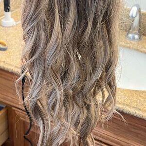 Luxurious Blonde Wavy Hair Extension